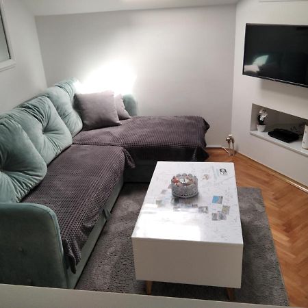 Apartman Lana Appartement Bijeljina Buitenkant foto